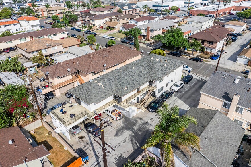 More Photos Of 12717 Cranbrook Ave, Hawthorne Apartments For Sale