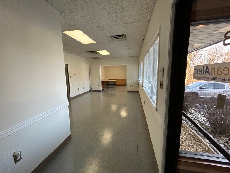 More Photos Of 37 Industrial Blvd, Paoli Light Manufacturing For Lease