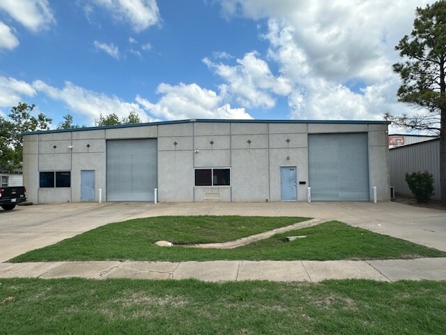 More Photos Of 209-213 W 2nd St, Edmond Industrial For Sale