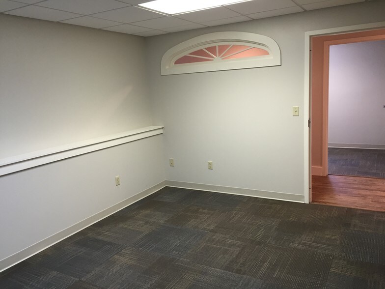 More Photos Of 510 Main St, Gorham Office For Lease