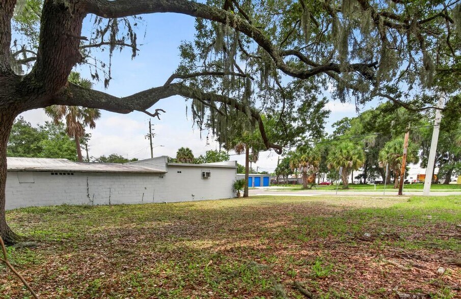 More Photos Of 1321 St Johns Ave, Palatka Service For Sale