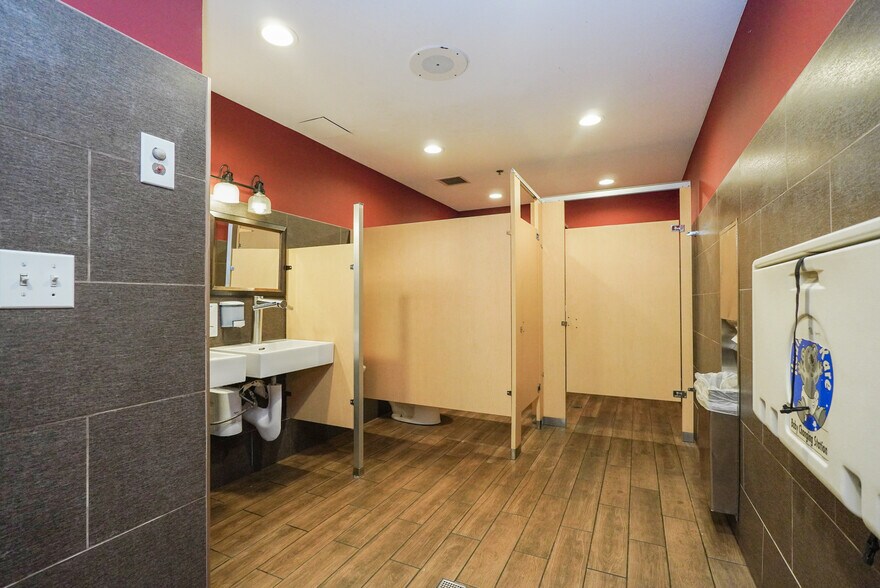 More Photos Of 933-939 Richmond Ave, Staten Island Freestanding For Sale