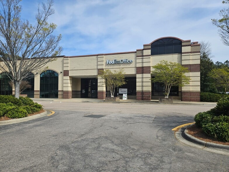 More Photos Of 760 SE Maynard Rd, Cary Unknown For Lease