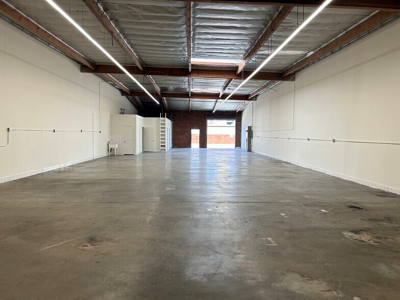 More Photos Of 1420 W Rosecrans Ave, Gardena Service For Lease