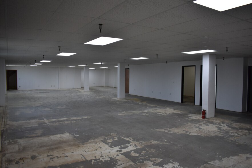 More Photos Of 12150 S Alameda St, Lynwood Office For Lease
