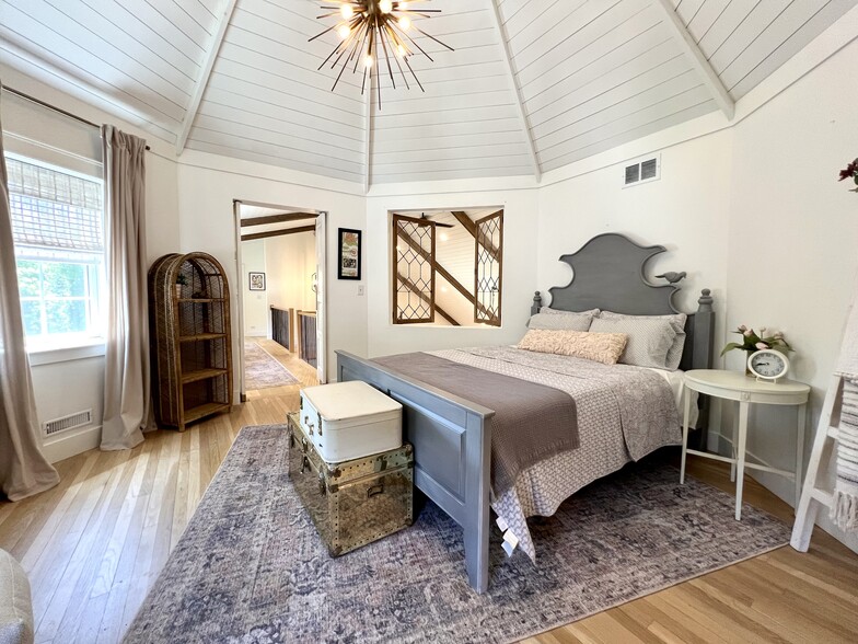 More Photos Of 204 Country Commons Rd, Trout Valley Lodge Meeting Hall For Sale