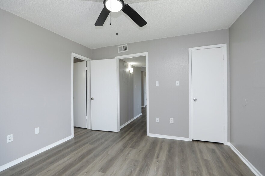 More Photos Of 2910 Old Lane City Rd, Wharton Apartments For Sale