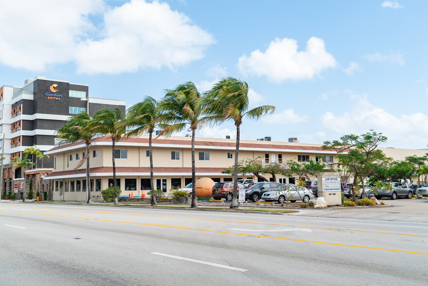 Primary Photo Of 222 N Federal Hwy, Dania Storefront Retail Office For Lease