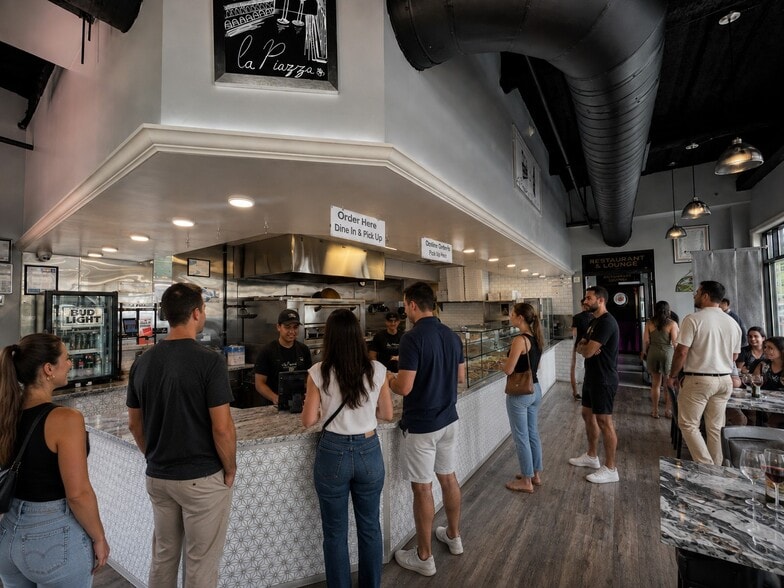 More Photos Of 7 Station Rd, Brookfield Storefront Retail Residential For Lease