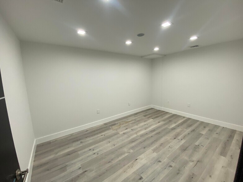More Photos Of 21915 Linden Blvd, Cambria Heights Office For Sale