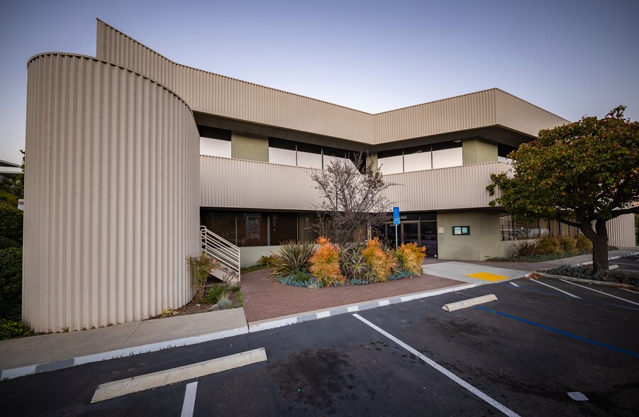 More Photos Of 3323 Carmel Mountain Rd, San Diego Showroom For Lease