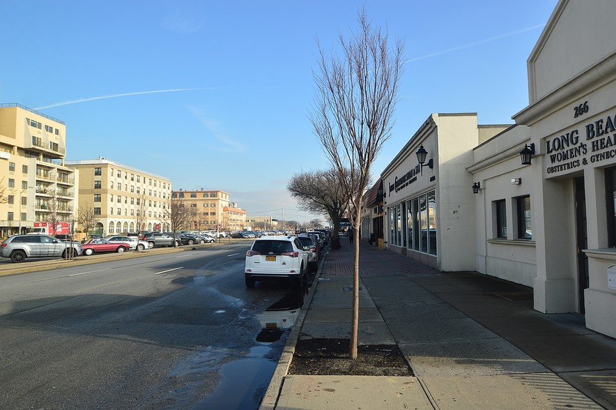 More Photos Of 272 W Park Ave, Long Beach Medical For Sale