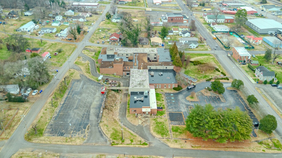 More Photos Of 241 S Chamberlain Ave, Rockwood Assisted Living For Sale