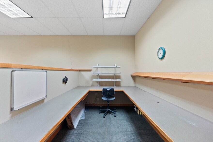 More Photos Of 392 W Main Ave, Sisters Medical For Sale