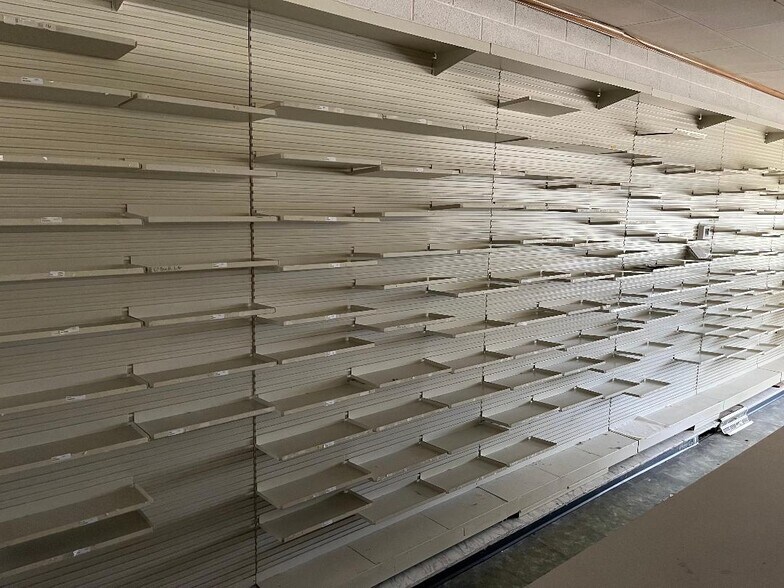 More Photos Of 1607 Lake Ave, Storm Lake Medical For Sale