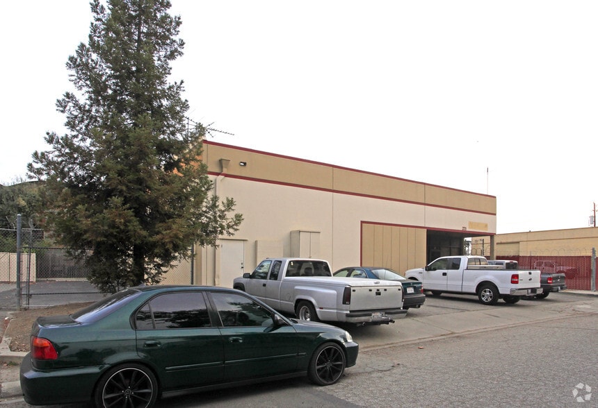 More Photos Of 283 Kinney Dr, San Jose Unknown For Lease