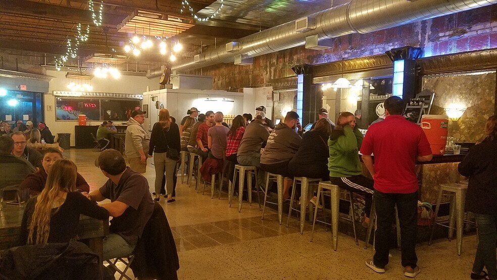 More Photos Of 221 6th St N, Texas City General Retail For Sale