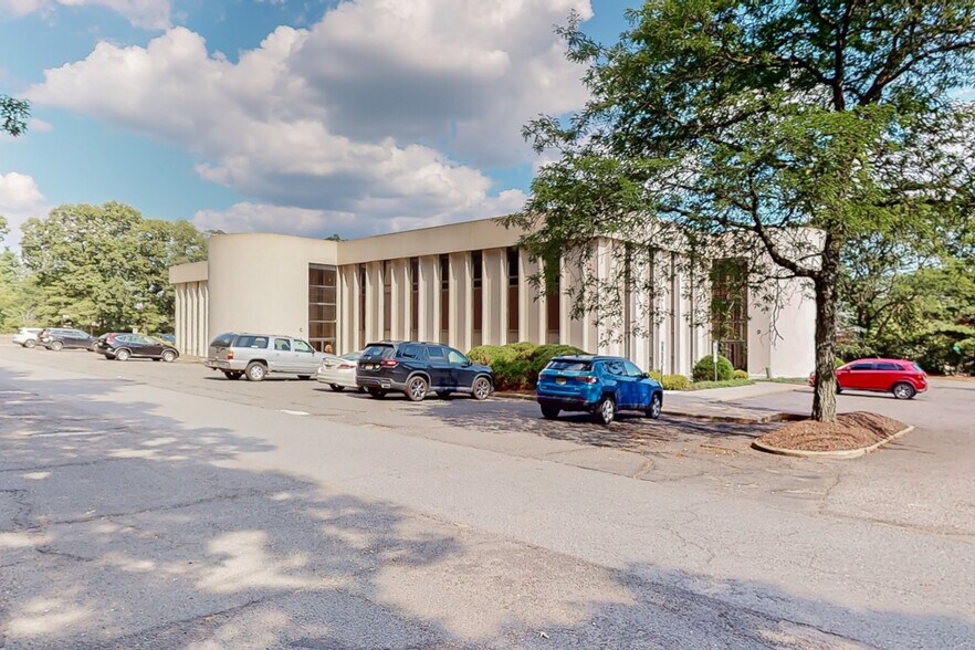 More Photos Of 2121 US Highway 22, Bound Brook Medical For Lease