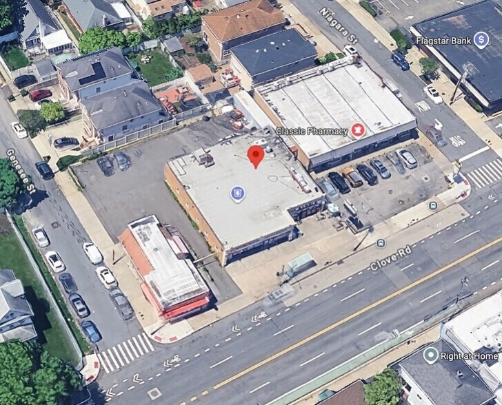 More Photos Of 1300 Clove Rd, Staten Island Freestanding For Lease
