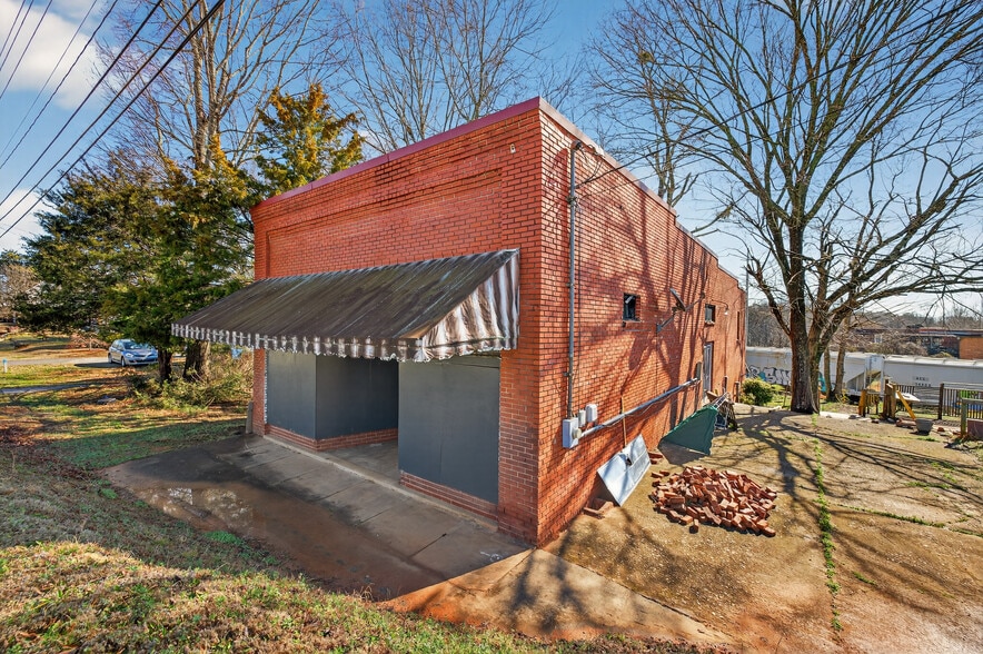 More Photos Of 304 S Cherokee Rd, Social Circle Flex For Sale