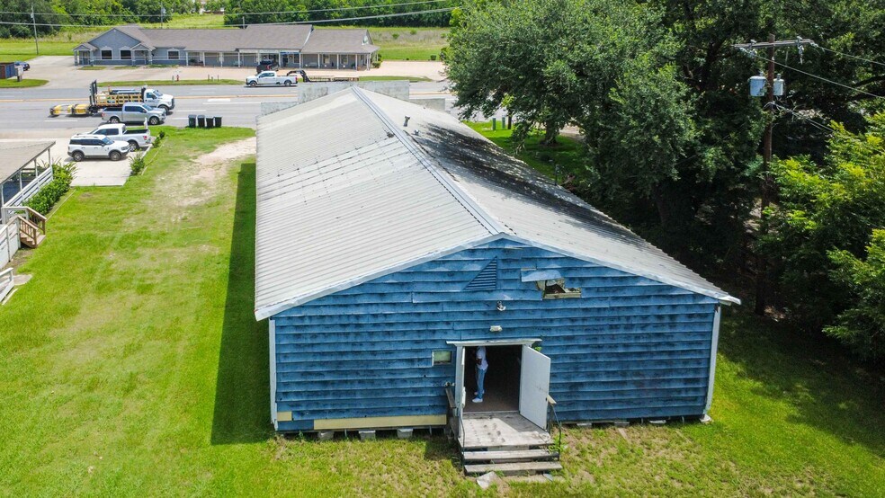 More Photos Of 1255 W Highway 6, Alvin Freestanding For Sale