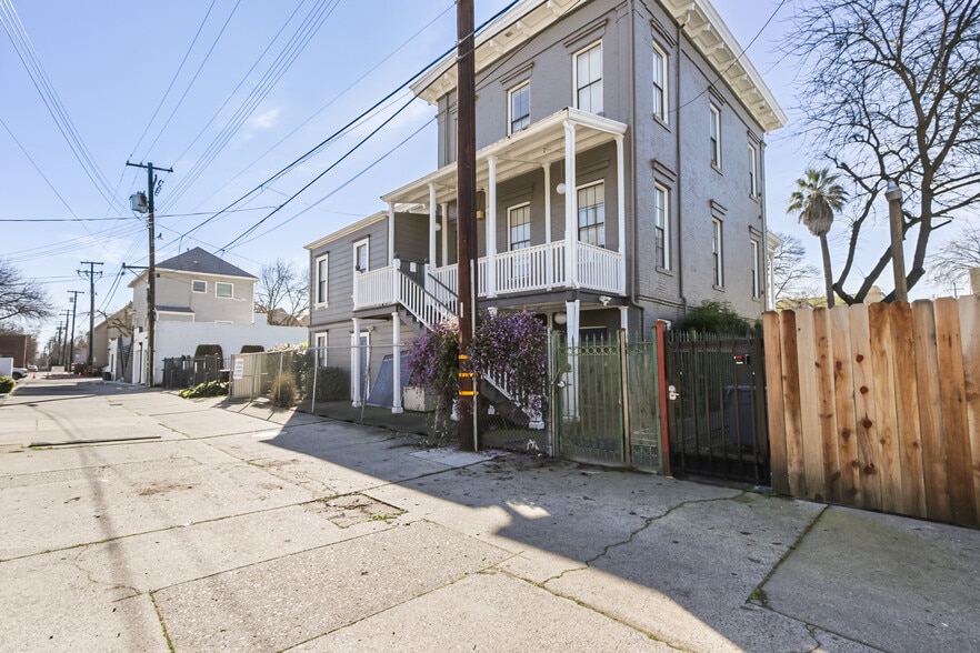 More Photos Of 1111-1123 D St, Sacramento Specialty For Sale