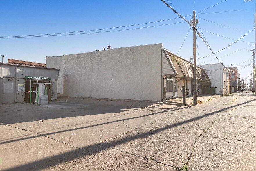 More Photos Of 307 E Main St, Knoxville Storefront Retail Residential For Sale