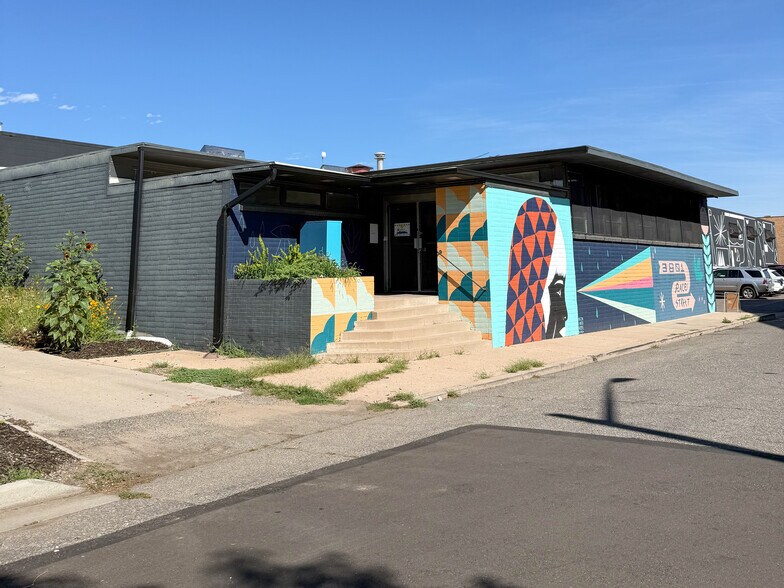 More Photos Of 3801 Race St, Denver Showroom For Lease