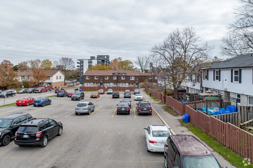 More Photos Of 100 Rideau St, Oshawa Apartments For Sale