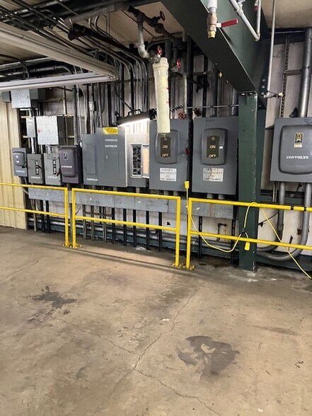 More Photos Of 46 Nordic Pl, Chadbourn Warehouse For Lease