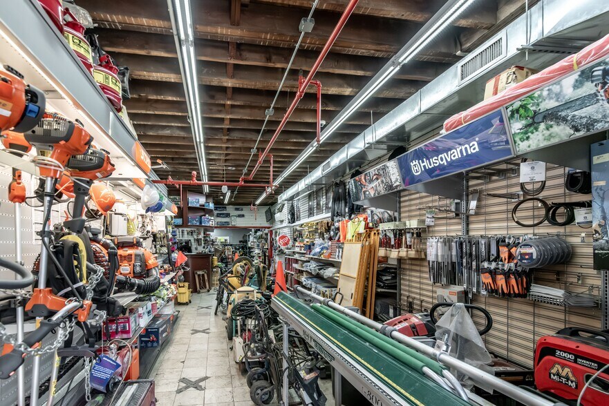 More Photos Of 616 Coney Island Ave, Brooklyn Auto Repair For Sale