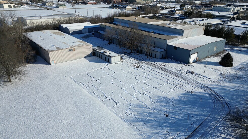 Primary Photo Of 3501 Mayflower Blvd, Springfield Warehouse For Sale