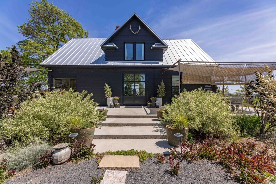 More Photos Of 1611 Little Bear Ridge Rd, Troy Specialty For Sale
