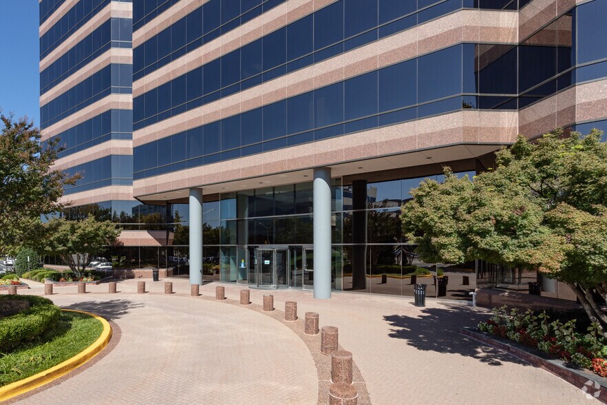 More Photos Of 11350 Random Hills Rd, Fairfax Office For Lease