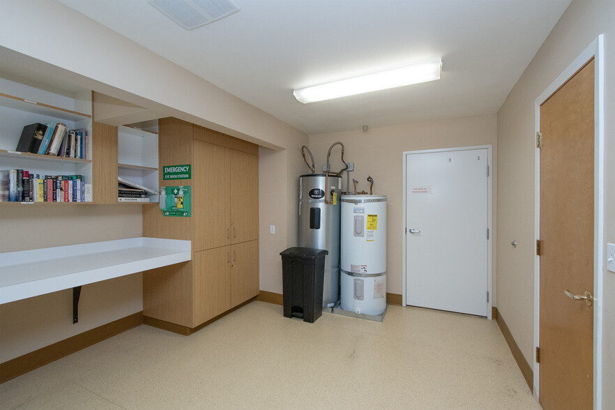 More Photos Of 202 Birdsong Ln, Port Angeles Healthcare For Sale