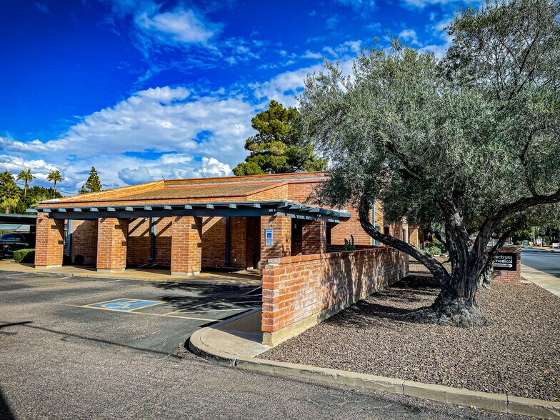 More Photos Of 52 E Monterey Way, Phoenix Medical For Lease