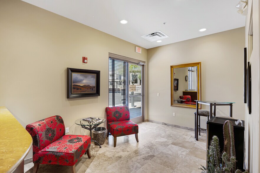 More Photos Of 7336 E Deer Valley Rd, Scottsdale Office For Sale