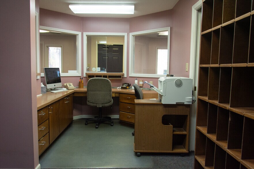 More Photos Of 1304 14th Ave SE, Decatur Medical For Sale