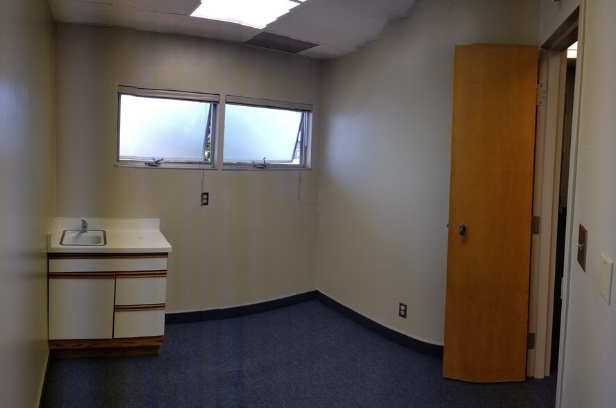 More Photos Of 1320 Apple Ave, Hayward Medical For Lease