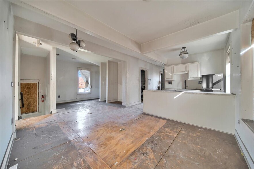 More Photos Of 7436 Oakland St, Detroit Apartments For Sale