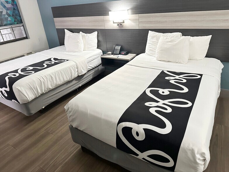 More Photos Of 7603 N Navarro St, Victoria Hotel For Sale