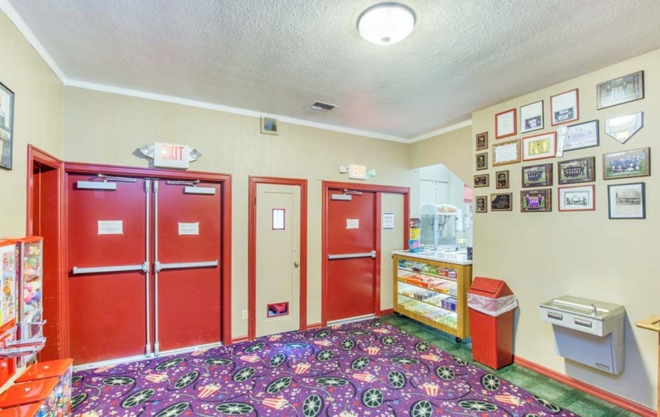 More Photos Of 115 Mashell N ave, Eatonville Movie Theatre For Sale