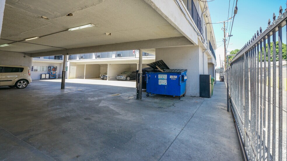 More Photos Of 4905 W Adams Blvd, Los Angeles Apartments For Sale