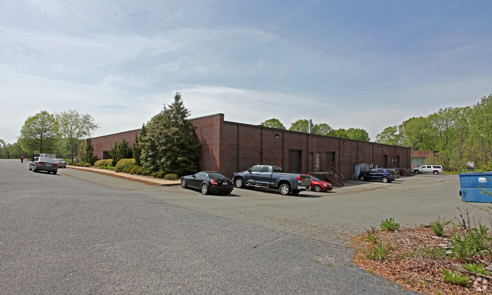 More Photos Of 4700 Lebanon Rd, Mint Hill Business Park For Lease