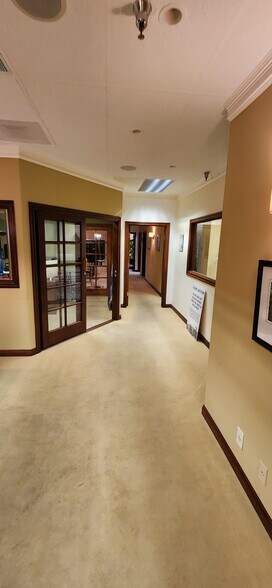 More Photos Of 120 S Victory Blvd, Burbank Loft Creative Space For Lease