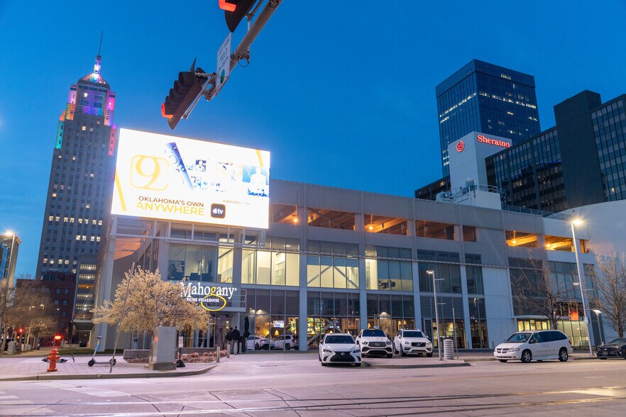 More Photos Of 100 W Main St, Oklahoma City Office For Lease