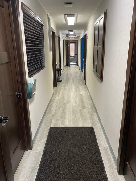 More Photos Of 1608 Ohm Ave, Eau Claire Office For Lease