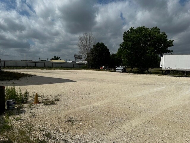 More Photos Of 5650 Matlock Rd, Granbury Industrial For Sale