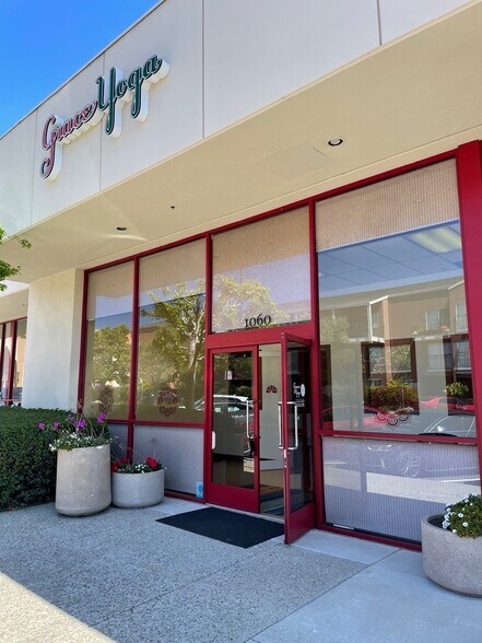 More Photos Of 1080 Broadway, Millbrae General Retail For Lease