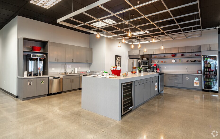 More Photos Of 1600 Utica Ave S, Saint Louis Park Coworking Space